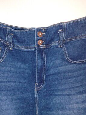No Boundaries | Dark Blue Wash Jeans | Size 19 | Like New